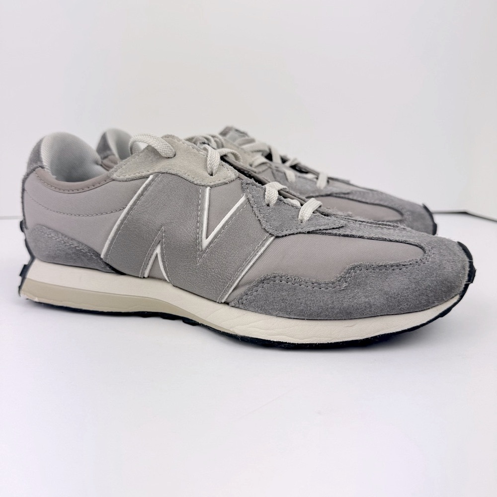 New Balance 327 gray, white, gold sneakers. Suede. Big kid size 7. GS327GDY